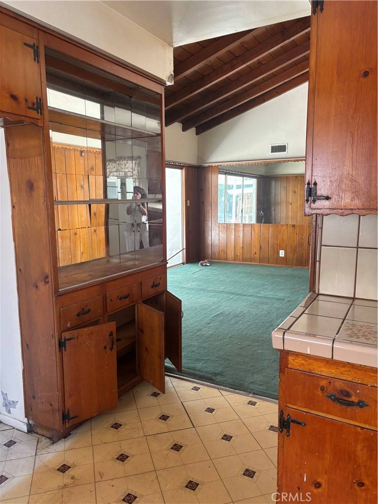 Panorama City, CA 91402,9001 KESTER AVE