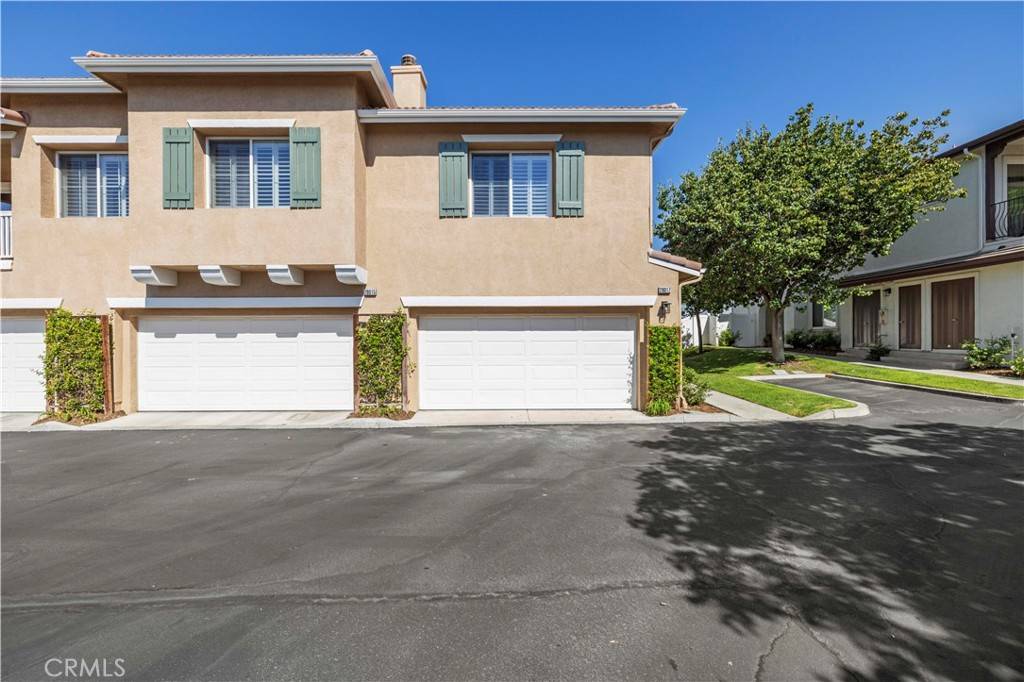 Valencia, CA 91355,28017 Serra LN