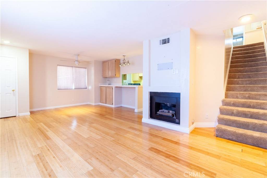 Lancaster, CA 93536,43465 30th ST W #4