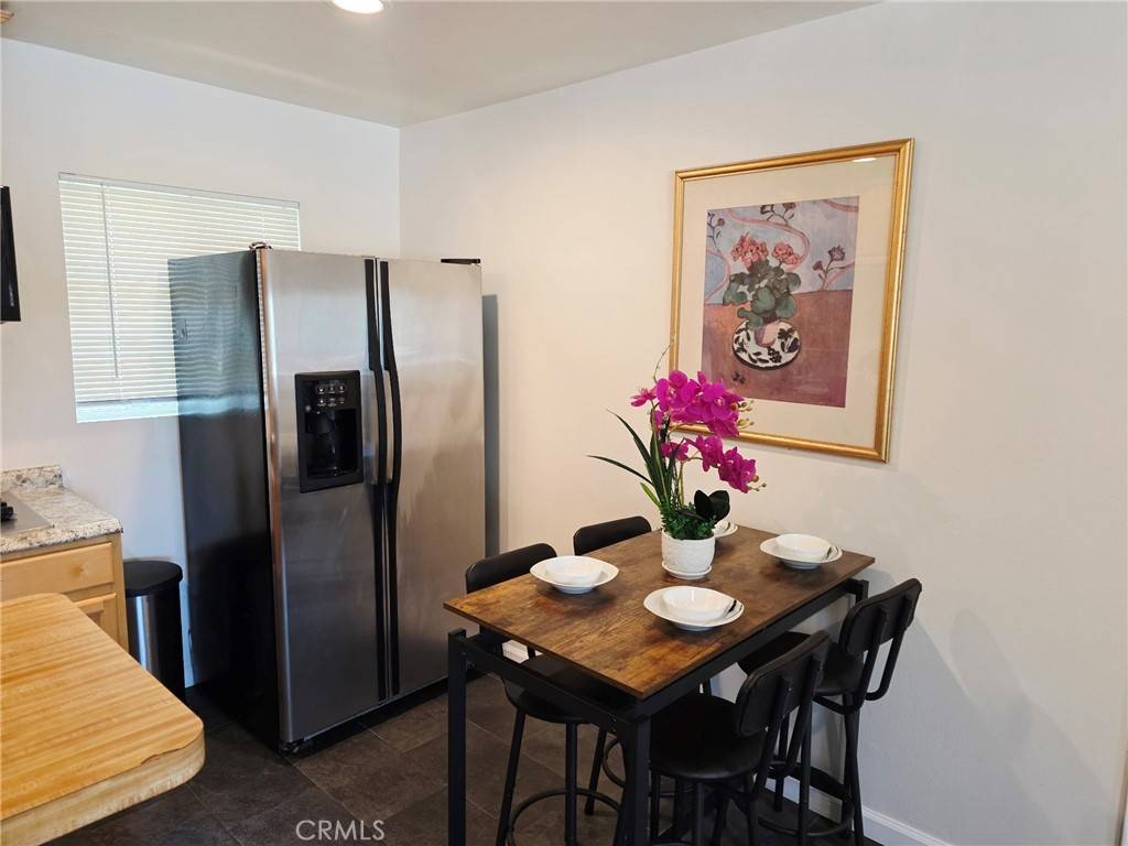 Glendora, CA 91741,209 N Valley Center AVE