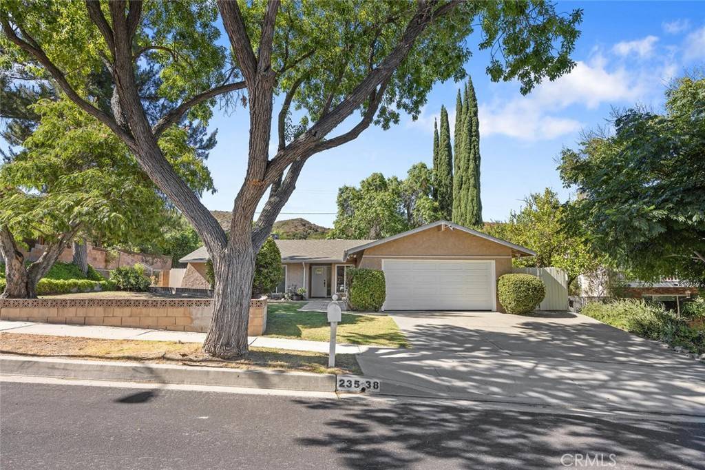 Newhall, CA 91321,23538 Adamsboro DR