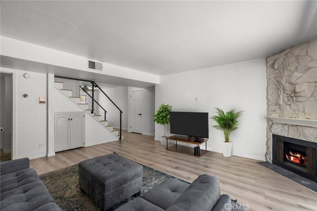 North Hollywood, CA 91601,11274 Morrison ST #2