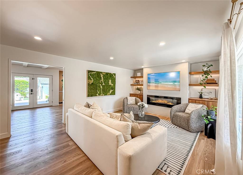 Woodland Hills, CA 91303,22245 Welby WAY