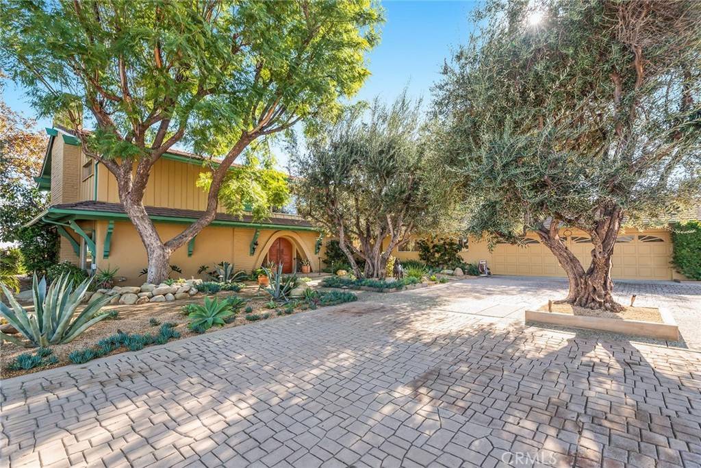 Hidden Hills, CA 91302,24971 KIT CARSON RD