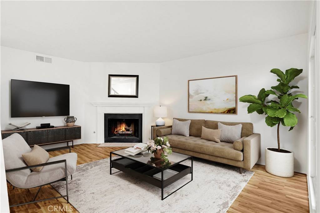 Tarzana, CA 91356,18411 Hatteras ST #122