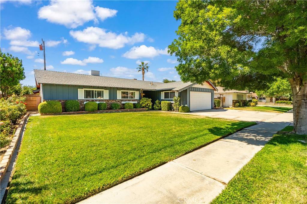 Lancaster, CA 93534,648 W Avenue J11