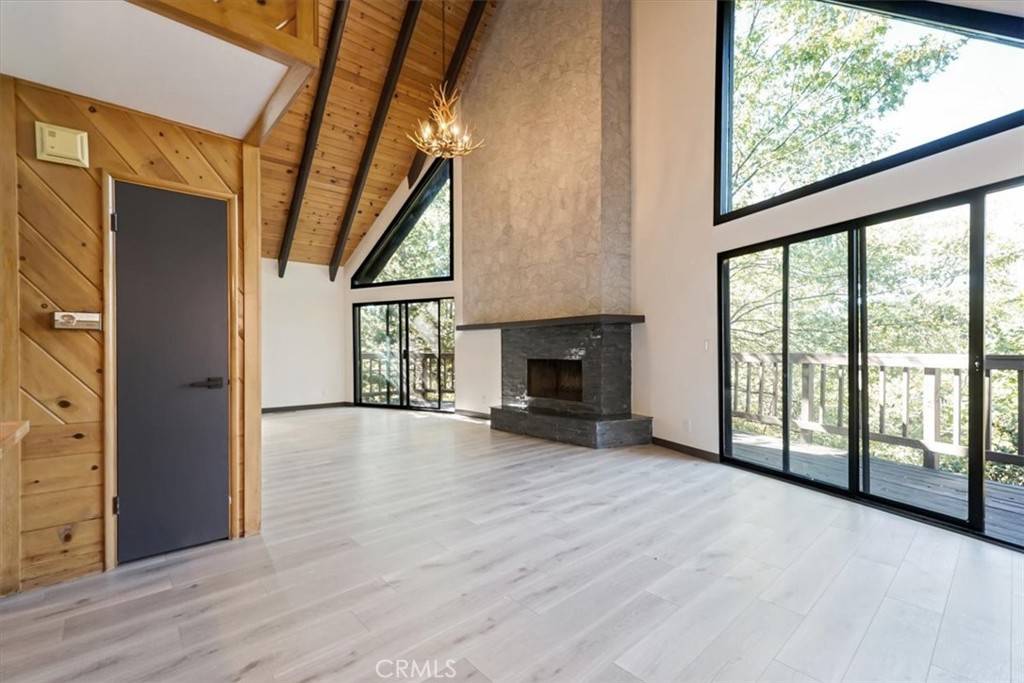 Lake Arrowhead, CA 92352,695 Grass Valley RD