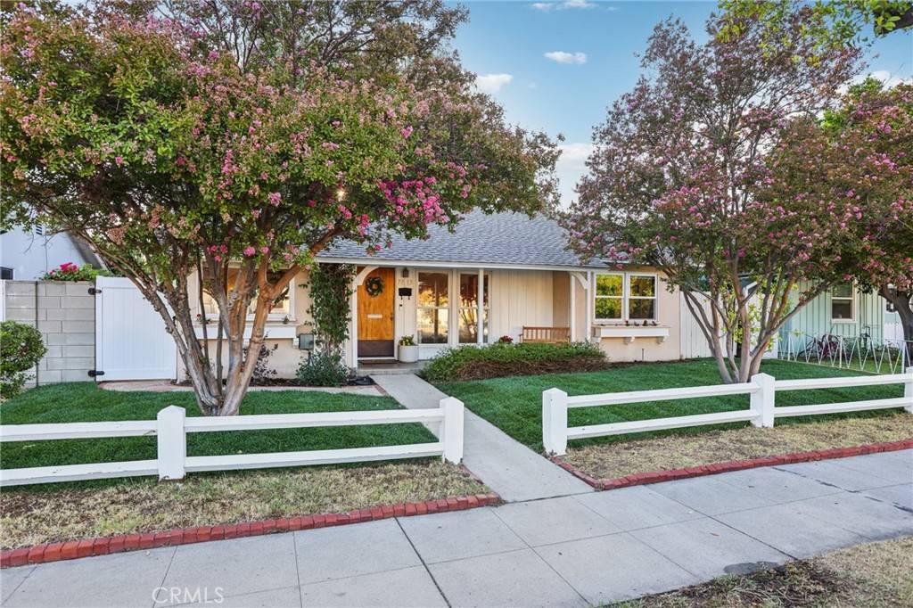 Northridge, CA 91325,7813 Louise AVE
