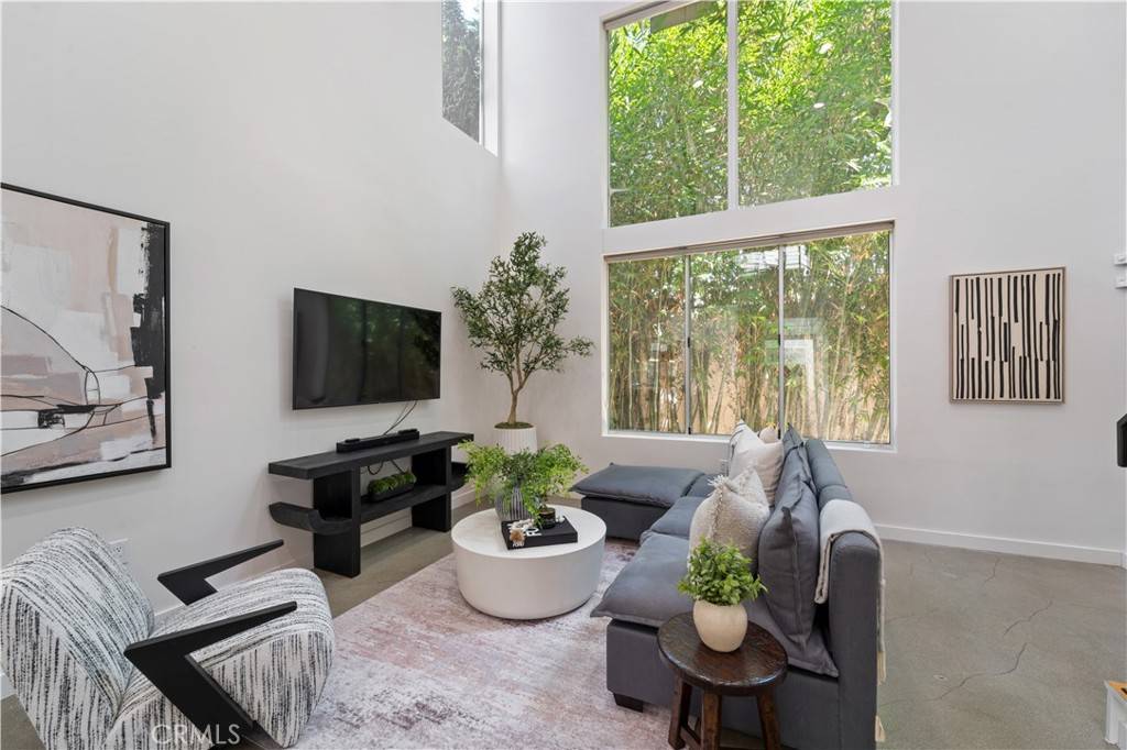 West Hollywood, CA 90046,1040 N Curson AVE #3