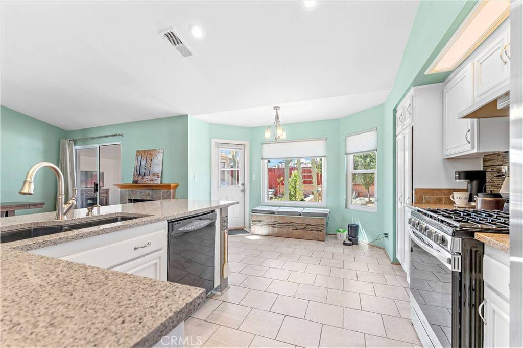 Lancaster, CA 93536,5858 Travis Paul DR