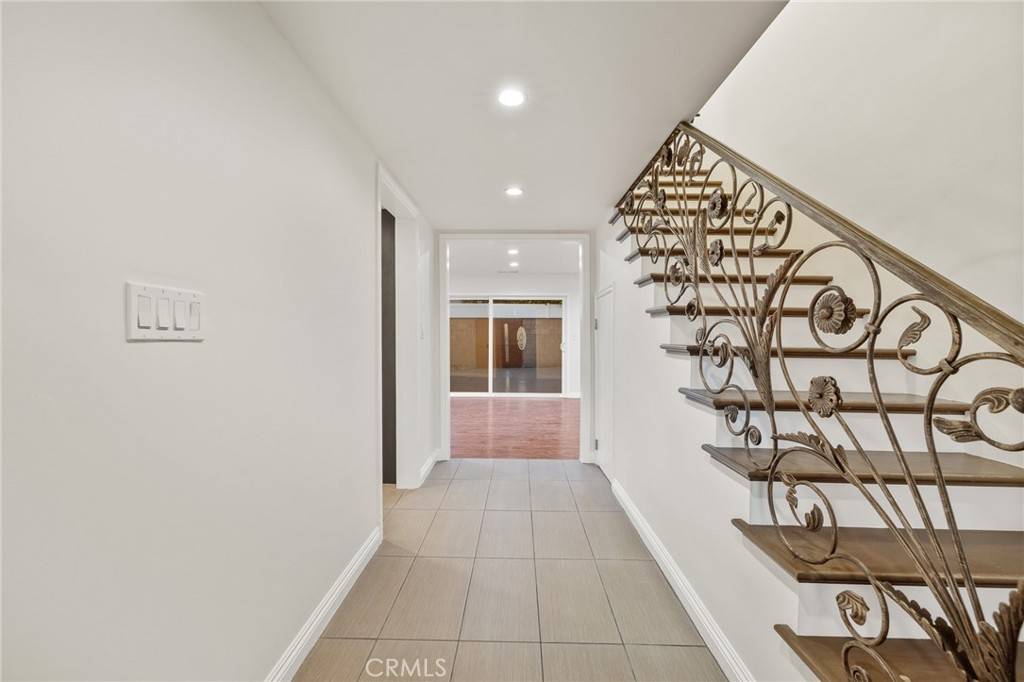 North Hollywood, CA 91605,12759 Elkwood ST