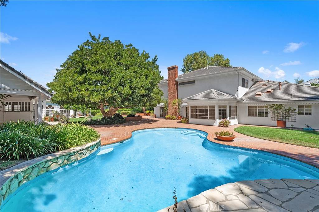 Woodland Hills, CA 91364,4751 Westchester DR
