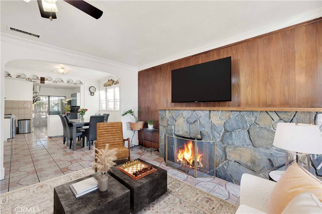 Los Angeles, CA 90042,5413 Meridian ST
