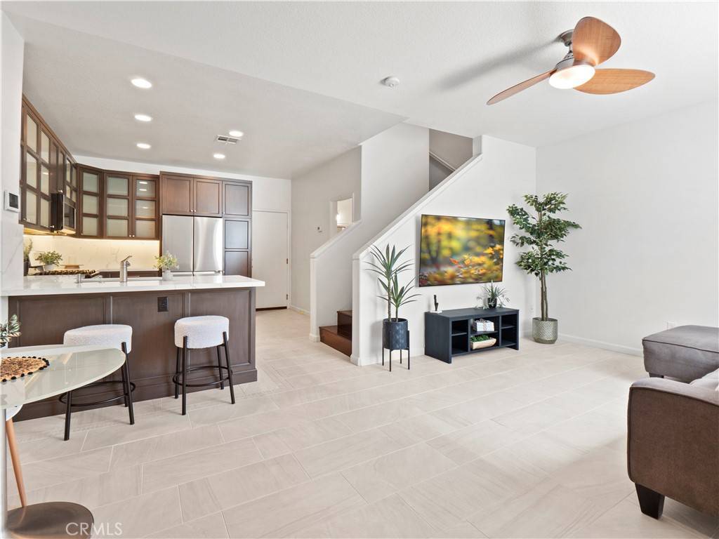 Saugus, CA 91350,25403 Silver Crest CT