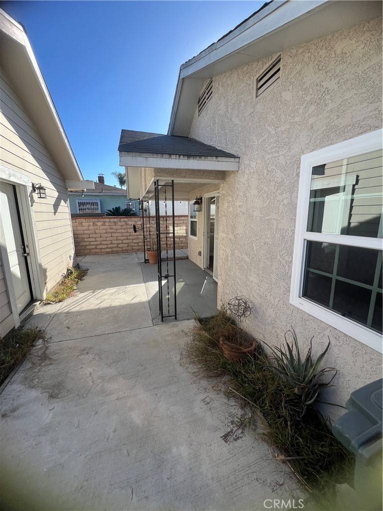 South Gate, CA 90280,9307 San Miguel AVE