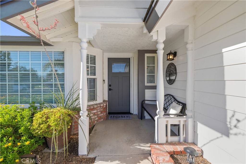 Saugus, CA 91350,27851 Santa Clarita RD