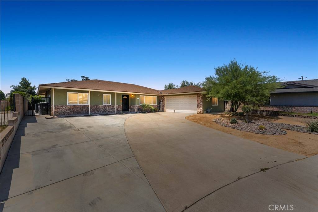 Fontana, CA 92335,9916 Toyon AVE