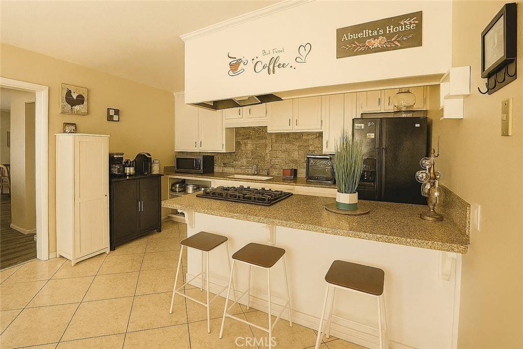 Bakersfield, CA 93307,1320 White LN