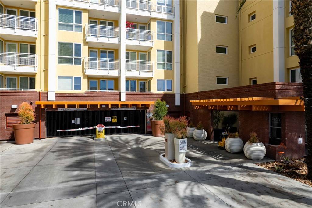 Woodland Hills, CA 91367,21301 Erwin ST #237