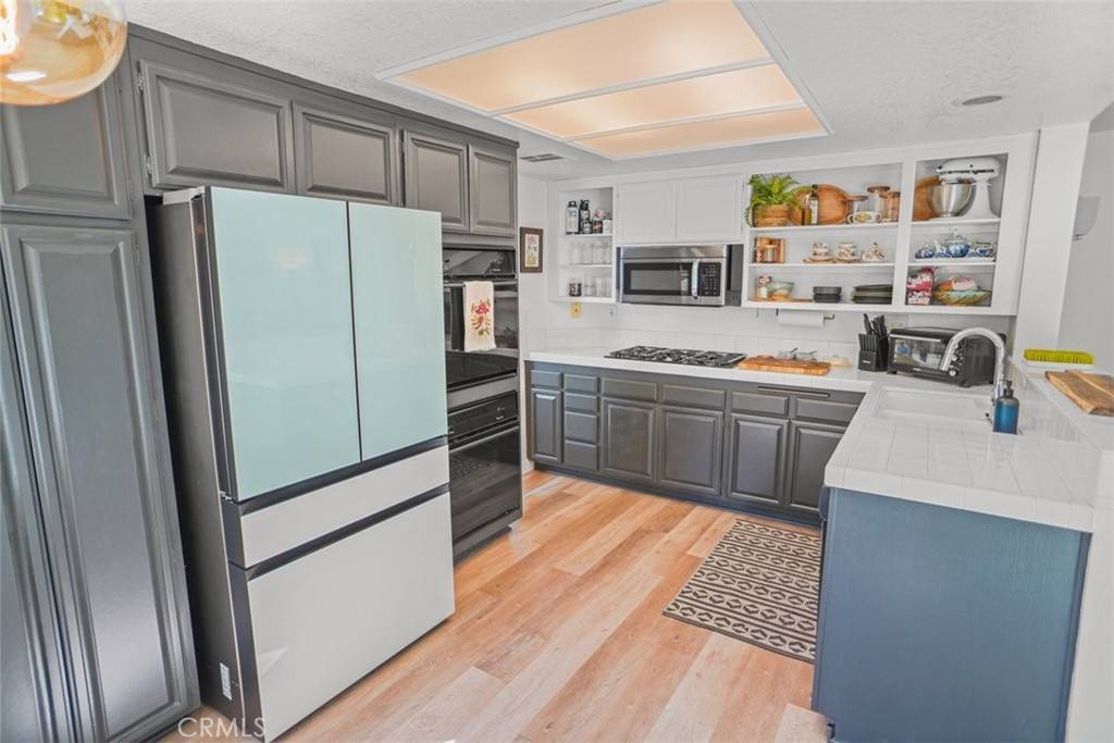 Saugus, CA 91350,27610 Kevin PL