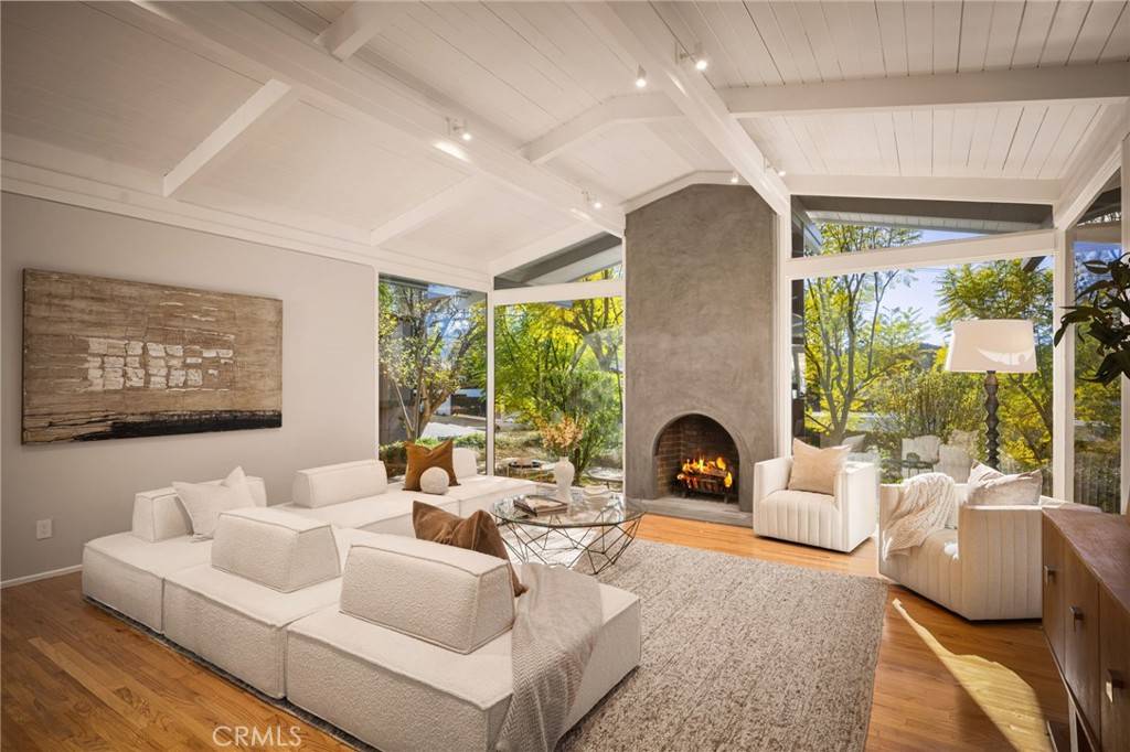 Woodland Hills, CA 91364,4750 Poe AVE