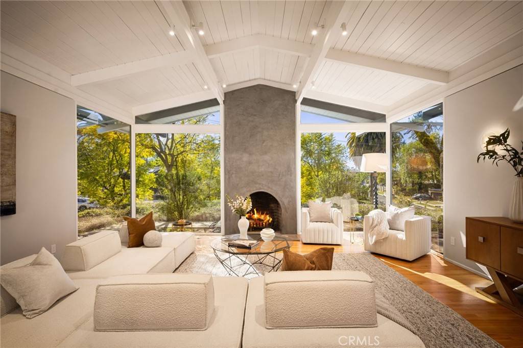 Woodland Hills, CA 91364,4750 Poe AVE