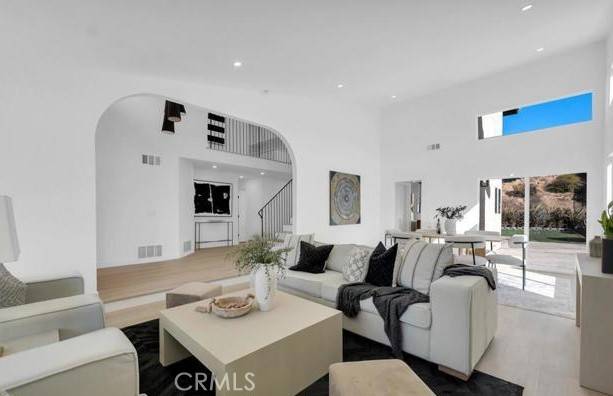 Thousand Oaks, CA 91362,2512 Kensington AVE