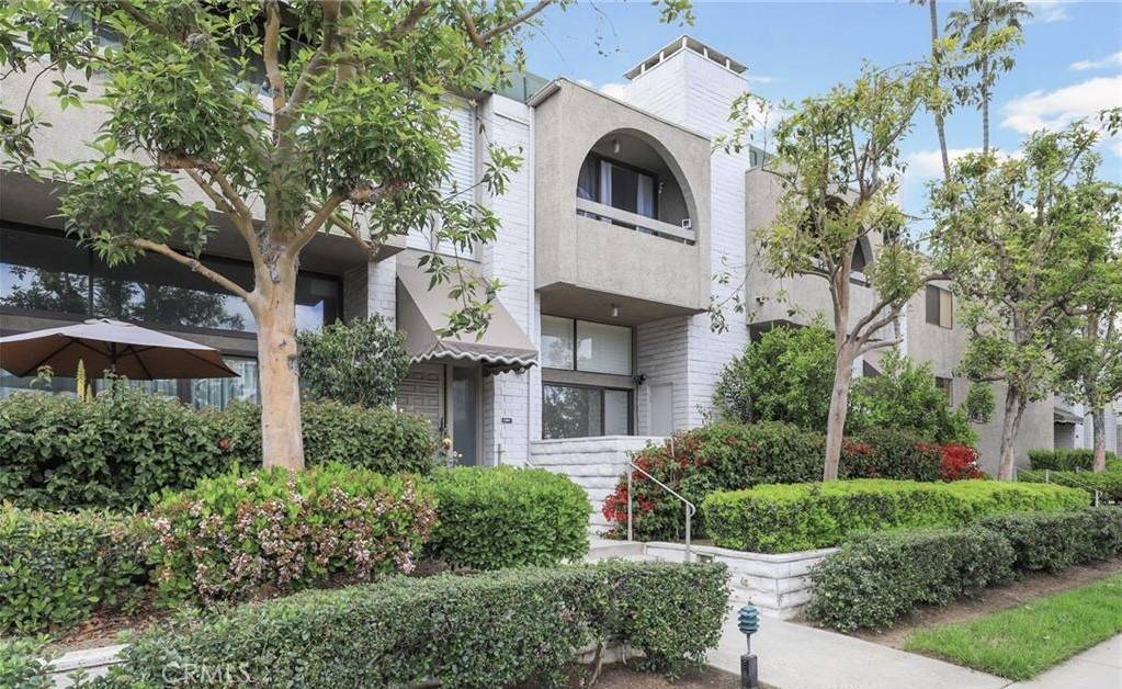 Encino, CA 91316,5305 White Oak AVE #F
