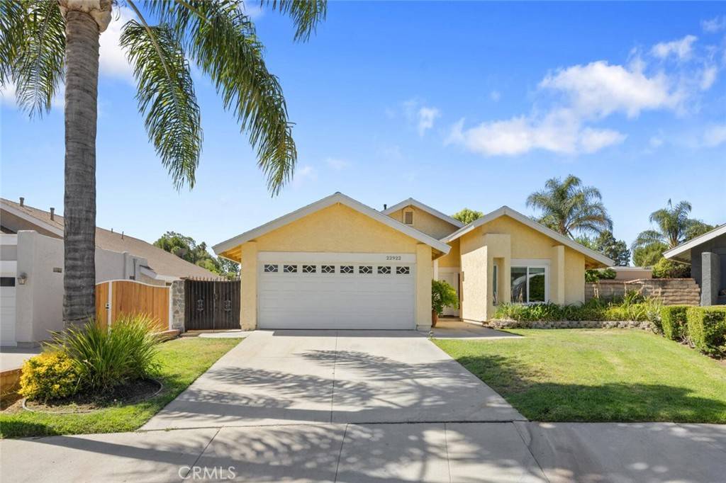 Valencia, CA 91354,22922 Magnolia Glen DR