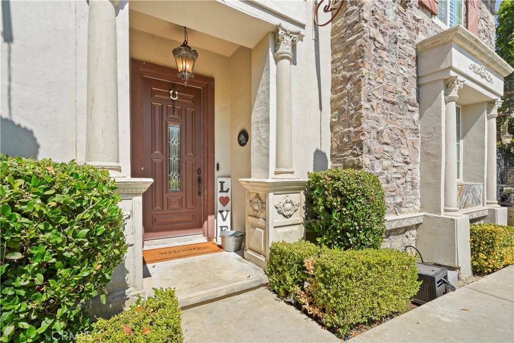 Saugus, CA 91390,29123 Black Pine WAY