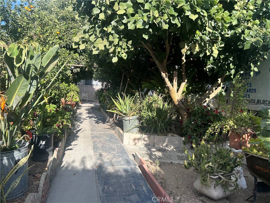 Compton, CA 90221,15310 S Lime AVE