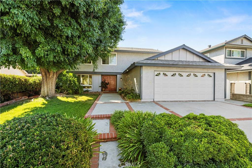 Valencia, CA 91355,23668 Via Delfina