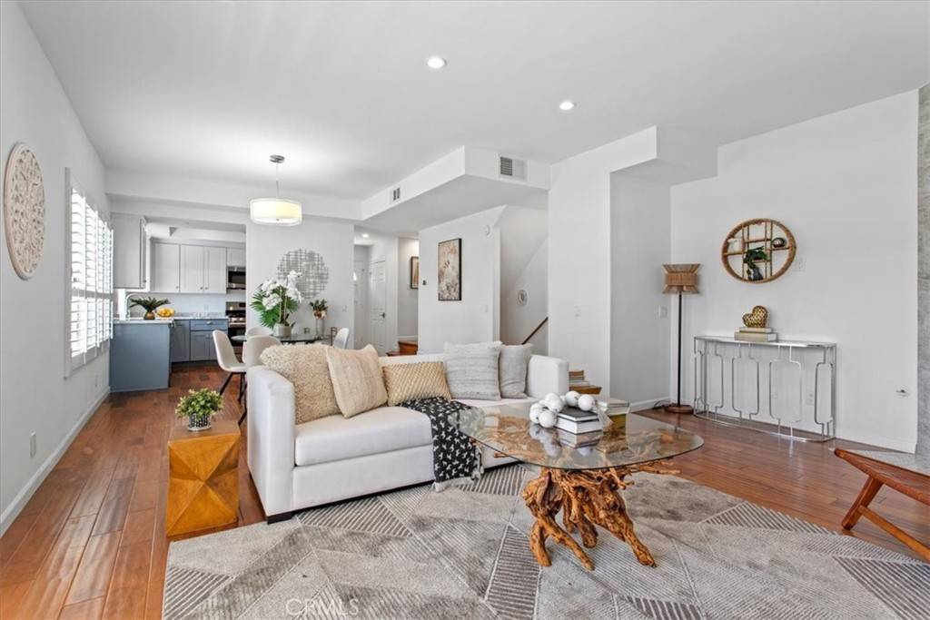 Sherman Oaks, CA 91411,5324 Kester AVE #12