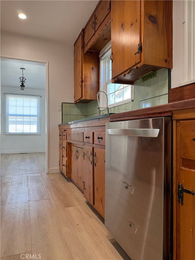 Canoga Park, CA 91303,22051 Vanowen Street