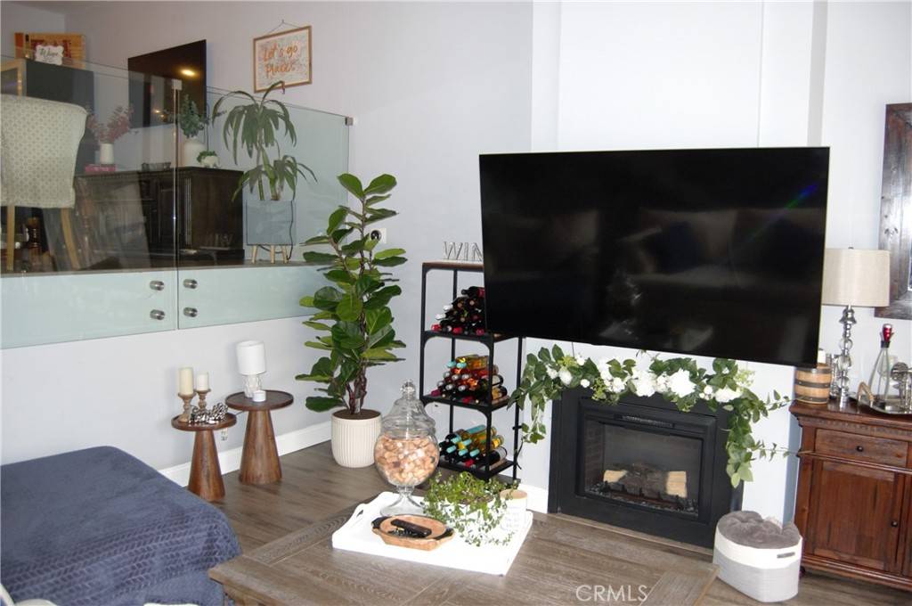 Tarzana, CA 91356,18146 Oxnard ST #48