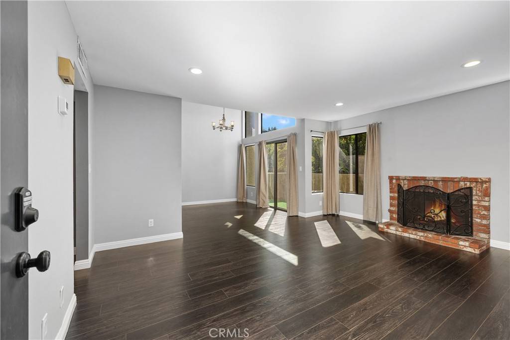 Canoga Park, CA 91304,8575 Independence AVE #11