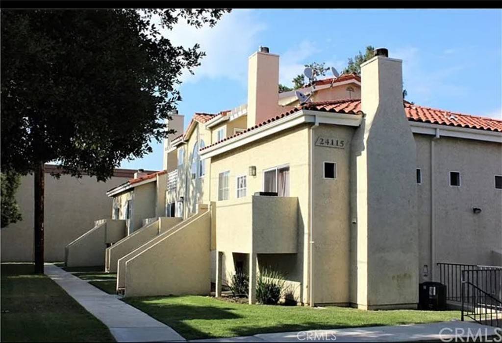 Newhall, CA 91321,24115 Evans AVE #1