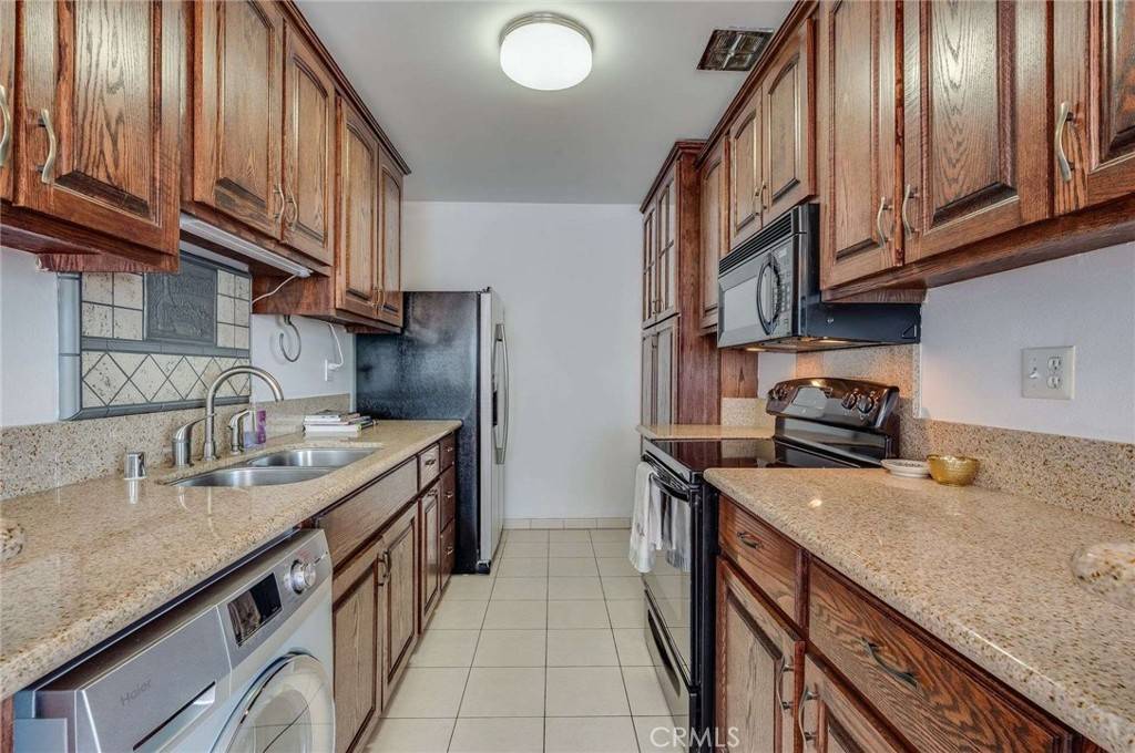 Encino, CA 91316,5400 Newcastle AVE #56