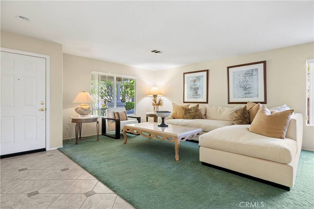 Castaic, CA 91384,28632 Black Oak LN