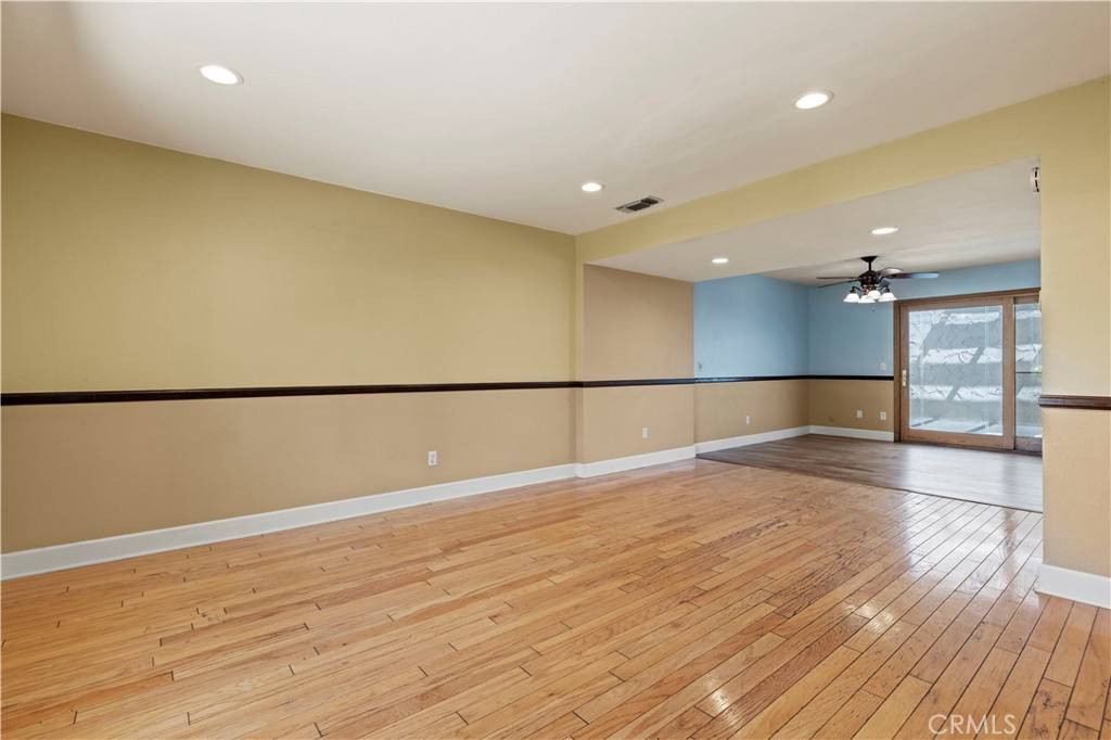 Newhall, CA 91321,24233 La Glorita CIR