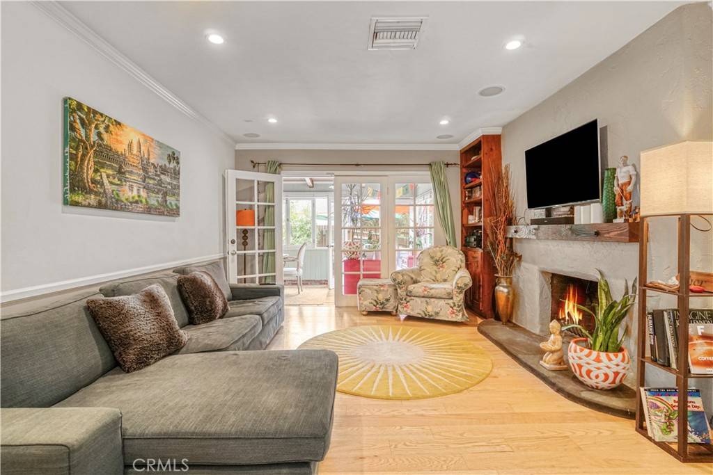 Woodland Hills, CA 91364,5223 Alhama DR