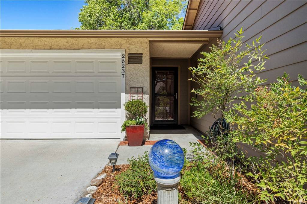 Newhall, CA 91321,26237 Rainbow Glen DR