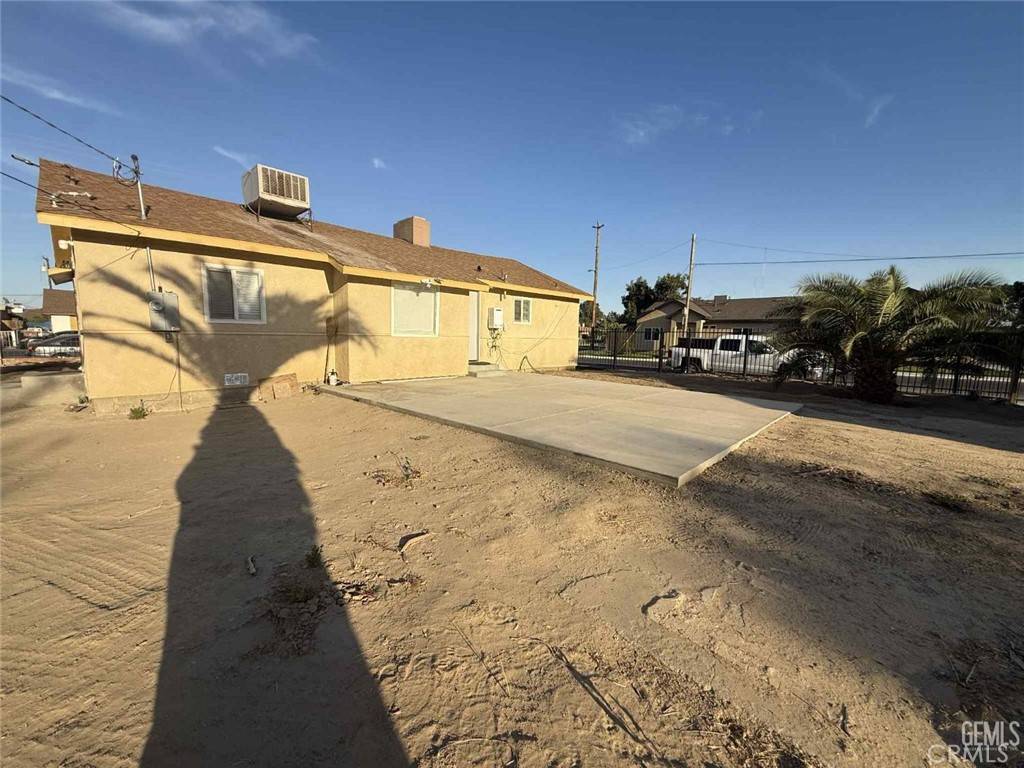 Bakersfield, CA 93307,214 Madison ST