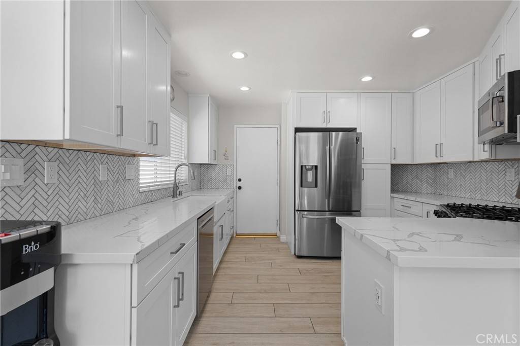 Canyon Country, CA 91387,27280 Marisa DR