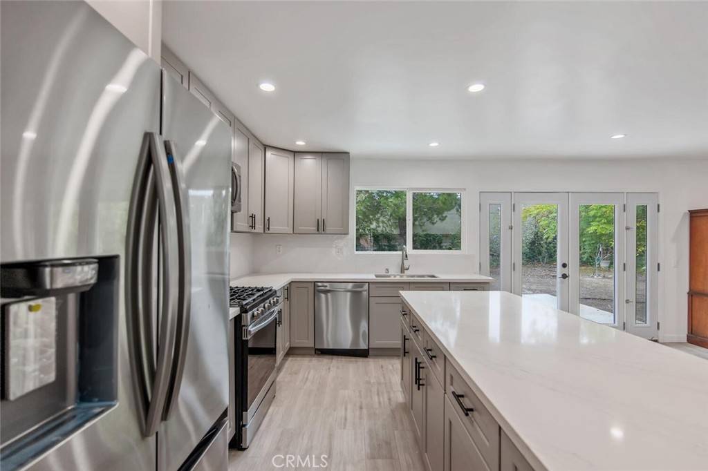 Westlake Village, CA 91362,30872 Janlor