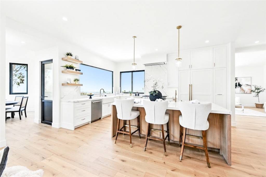 Camarillo, CA 93010,350 Highland Hills DR