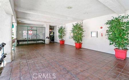 Encino, CA 91316,5460 White Oak Ave #G102