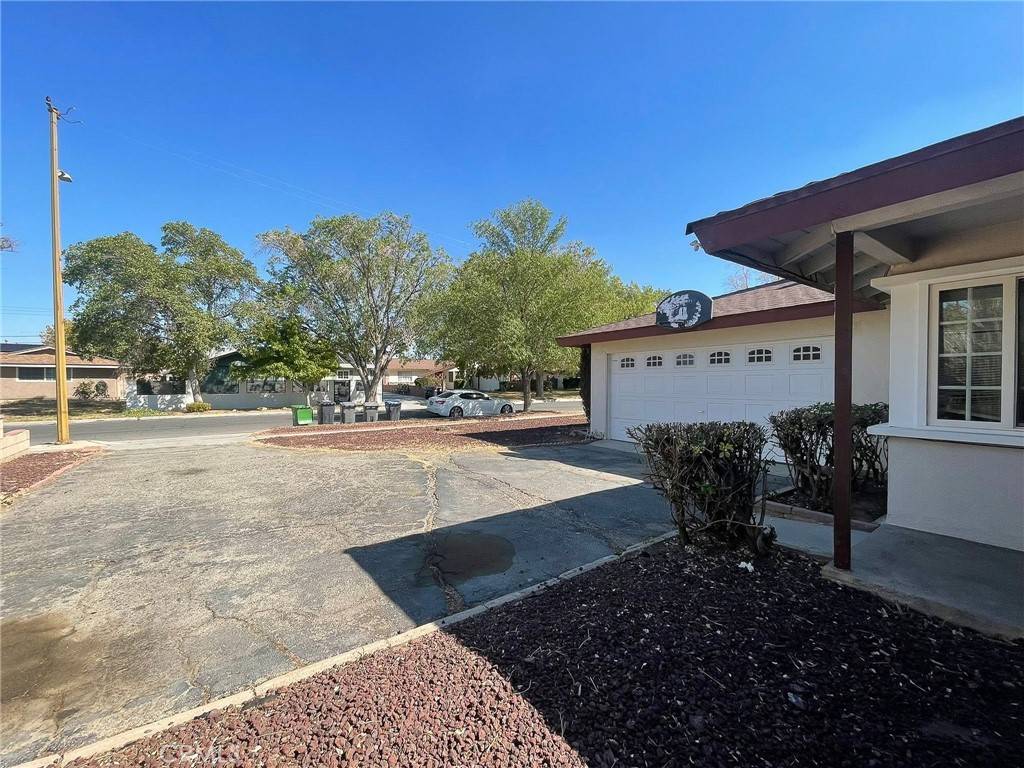 Lancaster, CA 93534,45035 18th St W