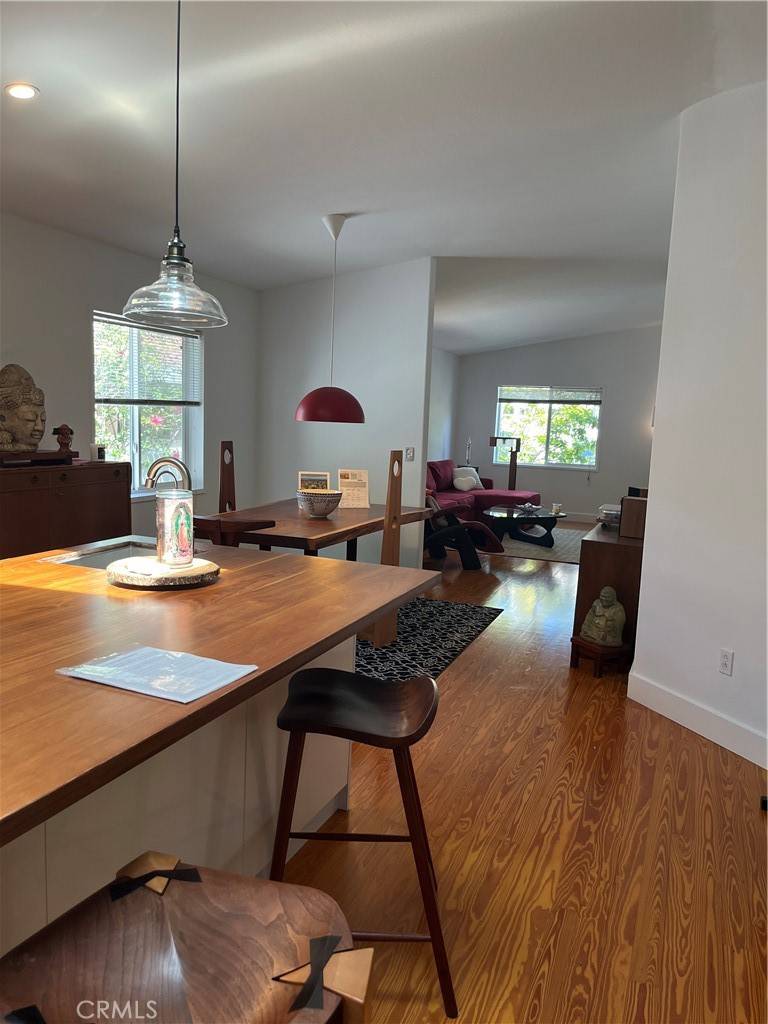 Topanga, CA 90290,171 Comanche