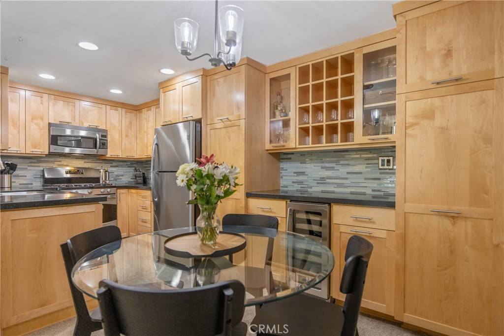 Valencia, CA 91355,23933 Del Monte DR #19